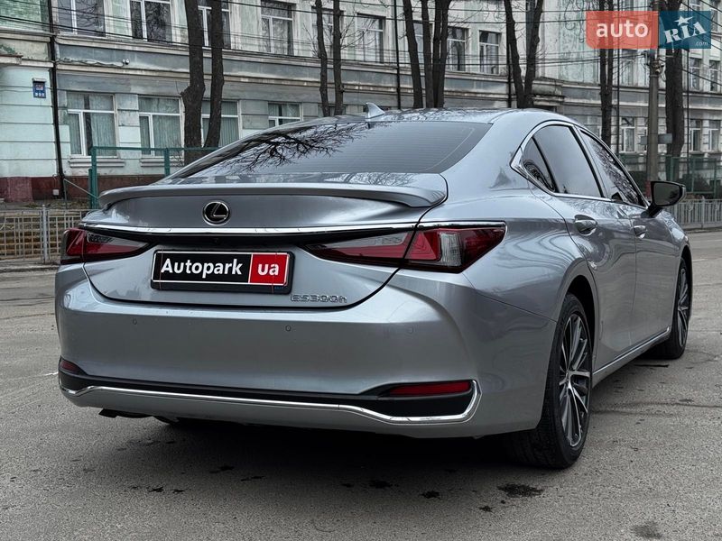 Седан Lexus ES 2023 в Киеве