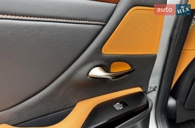 Седан Lexus ES 2023 в Киеве