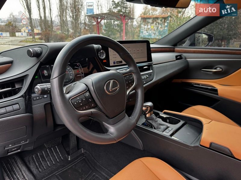 Седан Lexus ES 2023 в Киеве