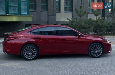 Седан Lexus ES 2019 в Киеве