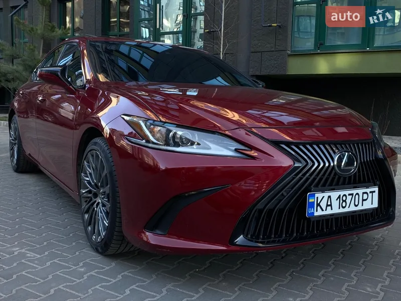 Lexus ES 2019