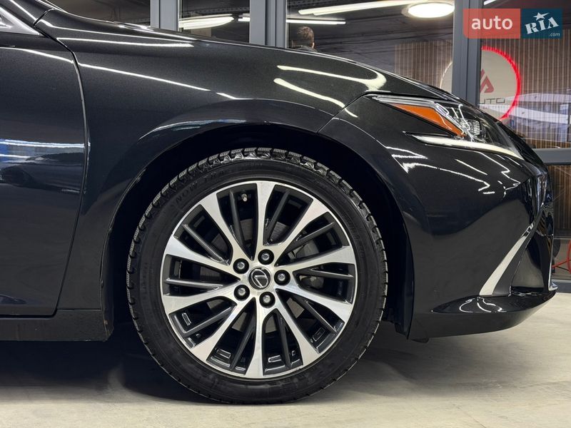 Седан Lexus ES 2019 в Одессе