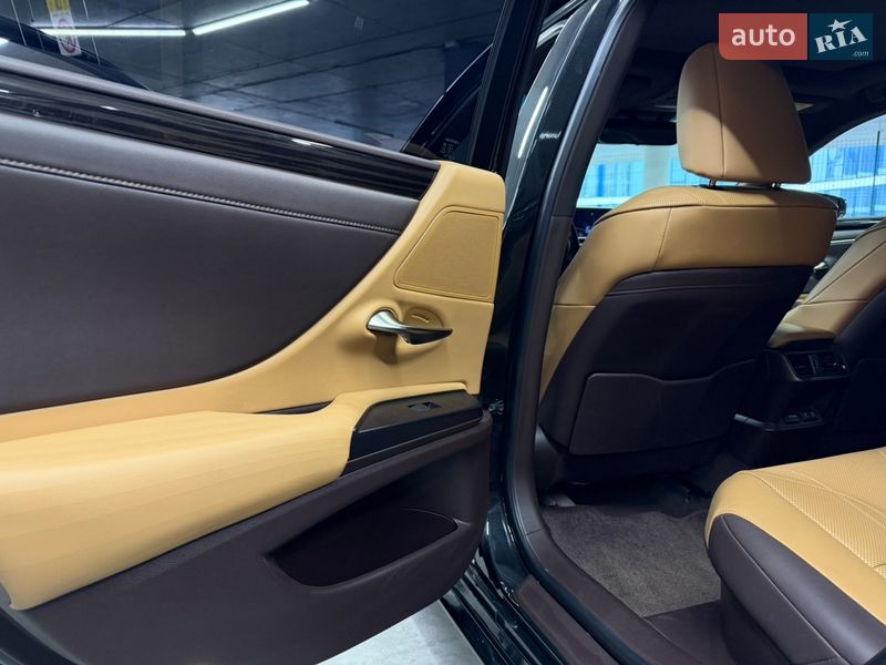 Седан Lexus ES 2019 в Одессе
