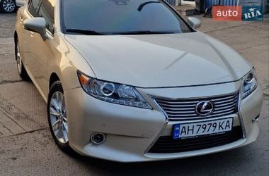 Седан Lexus ES 2015 в Кривому Розі
