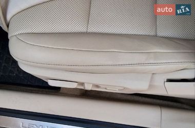 Седан Lexus ES 2015 в Кривом Роге