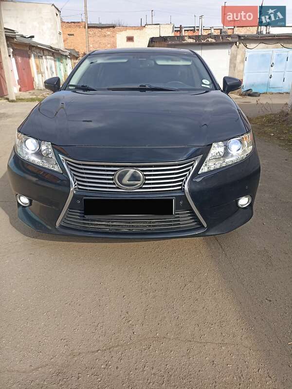 Седан Lexus ES 2014 в Хмельницком