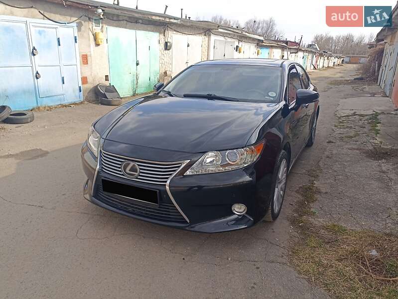 Седан Lexus ES 2014 в Хмельницком