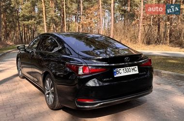 Седан Lexus ES 2020 в Новояворовске
