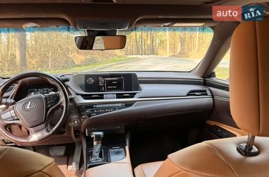 Седан Lexus ES 2020 в Новояворовске