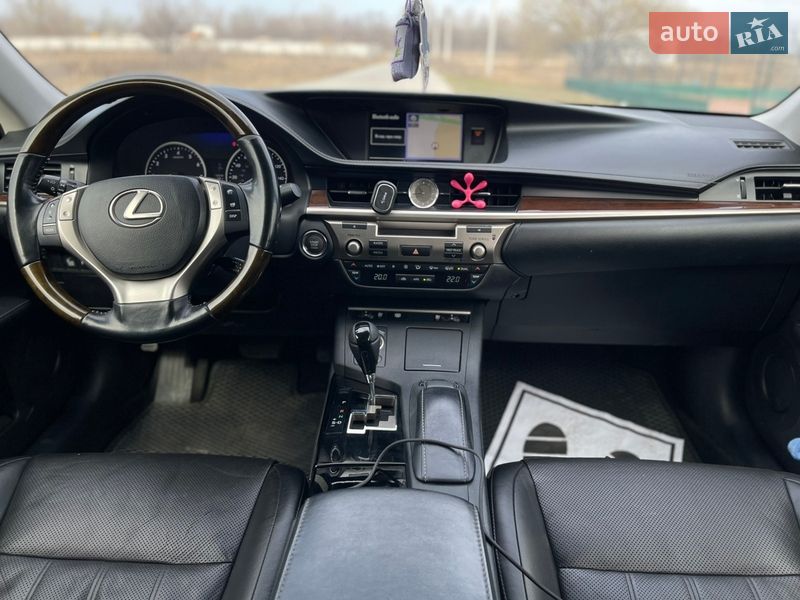Седан Lexus ES 2014 в Киеве фото 13 Седан Lexus ES 2014 в Киеве