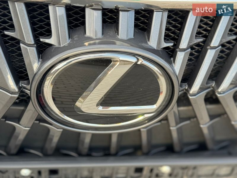 Седан Lexus ES 2023 в Виннице