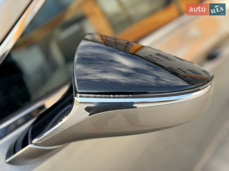 Седан Lexus ES 2023 в Виннице