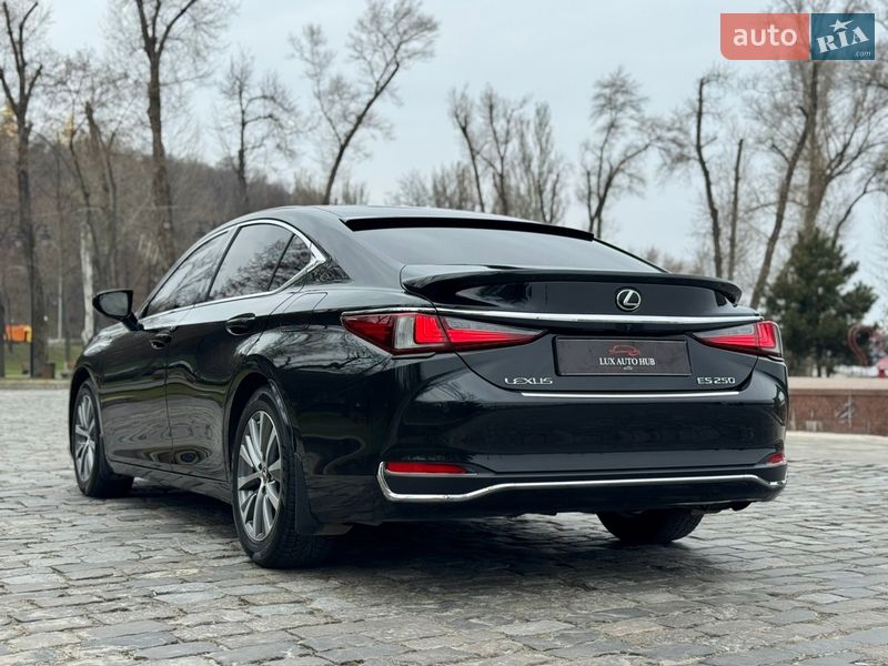 Седан Lexus ES 2018 в Києві фото 11 Седан Lexus ES 2018 в Києві