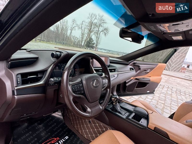 Седан Lexus ES 2018 в Києві фото 21 Седан Lexus ES 2018 в Києві