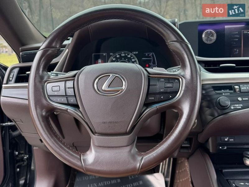 Седан Lexus ES 2018 в Києві фото 25 Седан Lexus ES 2018 в Києві