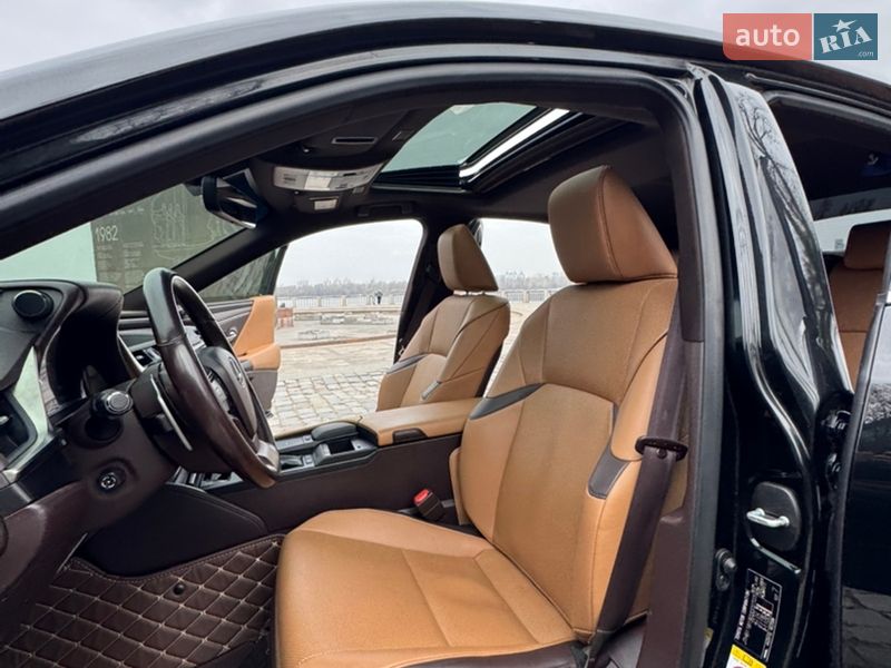 Седан Lexus ES 2018 в Києві фото 27 Седан Lexus ES 2018 в Києві
