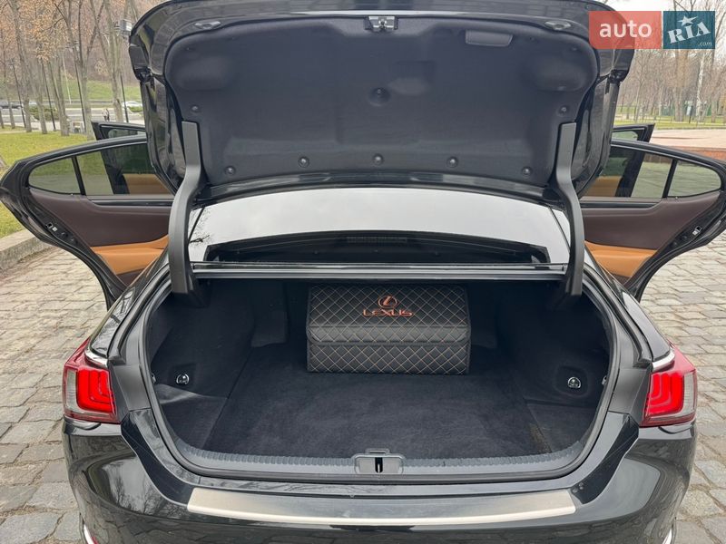 Седан Lexus ES 2018 в Києві фото 50 Седан Lexus ES 2018 в Києві
