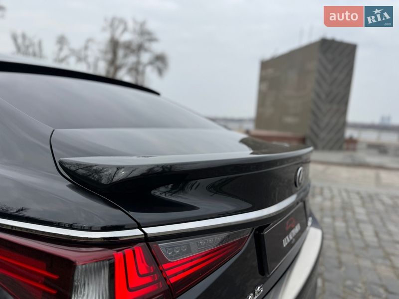 Седан Lexus ES 2018 в Києві фото 53 Седан Lexus ES 2018 в Києві