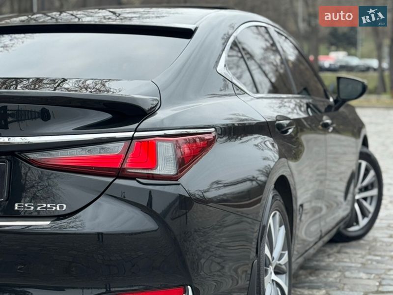 Седан Lexus ES 2018 в Києві фото 74 Седан Lexus ES 2018 в Києві