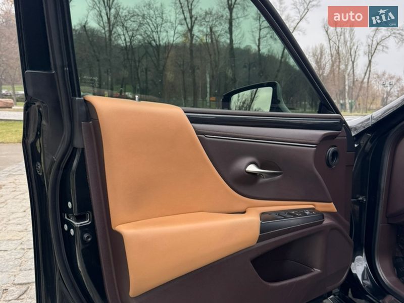 Седан Lexus ES 2018 в Києві фото 81 Седан Lexus ES 2018 в Києві