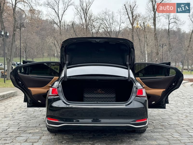 Седан Lexus ES 2018 в Києві фото 90 Седан Lexus ES 2018 в Києві