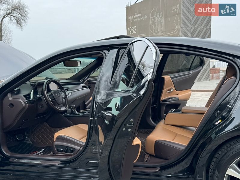 Седан Lexus ES 2018 в Києві фото 92 Седан Lexus ES 2018 в Києві