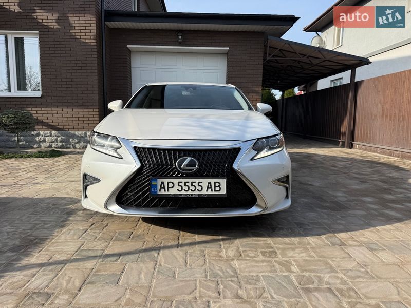 Седан Lexus ES 2018 в Киеве