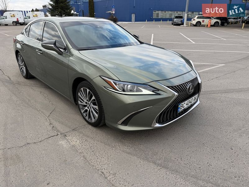 Седан Lexus ES 2020 в Львові
