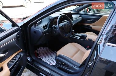 Седан Lexus ES 2022 в Львове