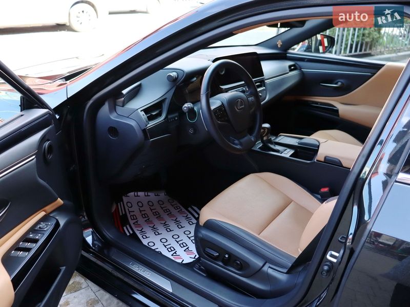 Седан Lexus ES 2022 в Львове