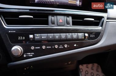Седан Lexus ES 2022 в Львове