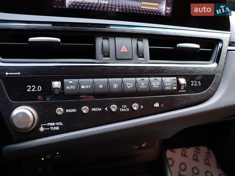 Седан Lexus ES 2022 в Львове