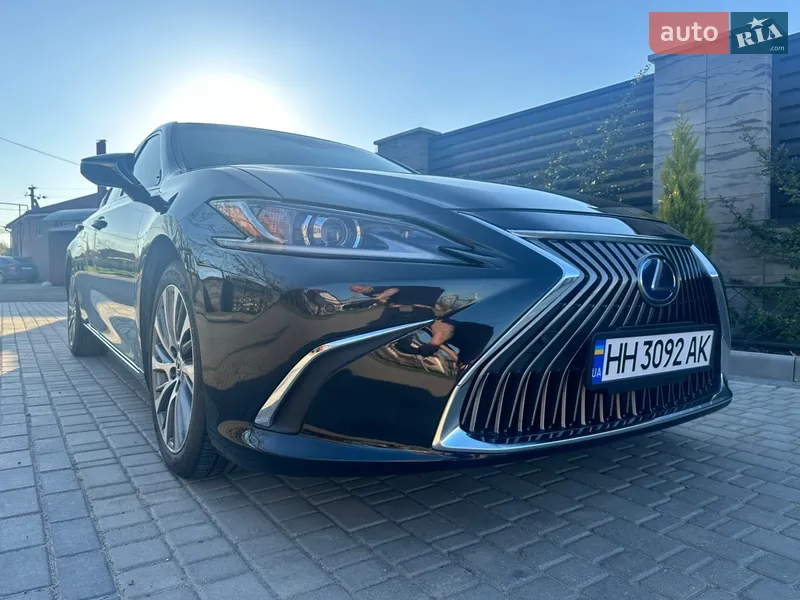 Lexus ES