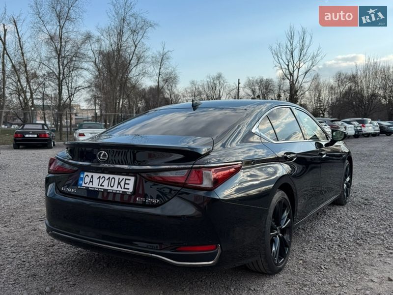 Седан Lexus ES 2023 в Черкассах