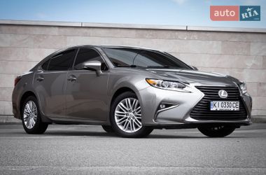 Седан Lexus ES 2018 в Киеве