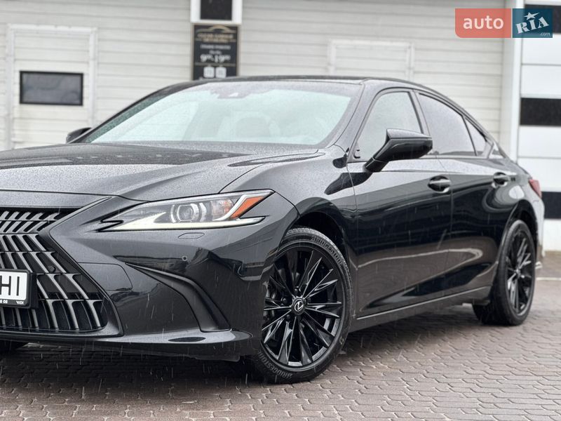 Lexus ES 2022