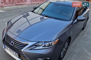 Седан Lexus ES 2015 в Киеве