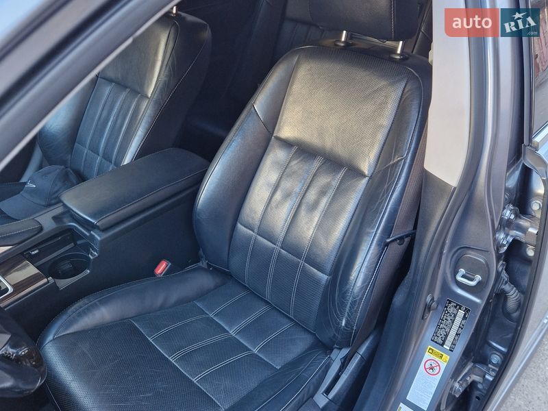 Седан Lexus ES 2015 в Киеве