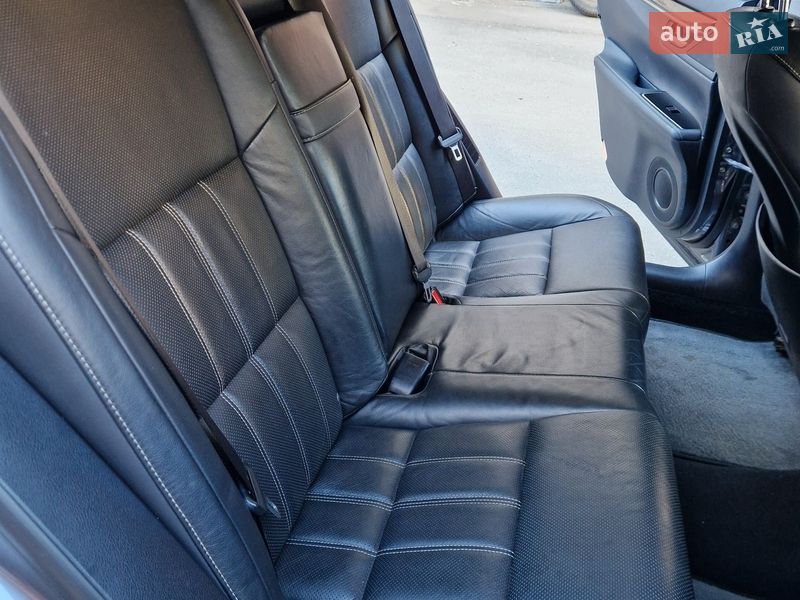 Седан Lexus ES 2015 в Киеве