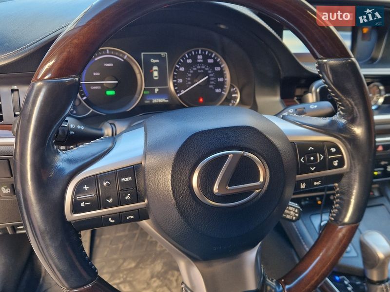 Седан Lexus ES 2015 в Киеве
