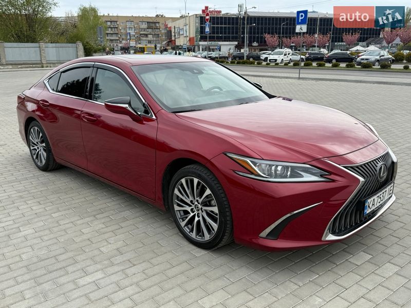 Седан Lexus ES 2020 в Ужгороде