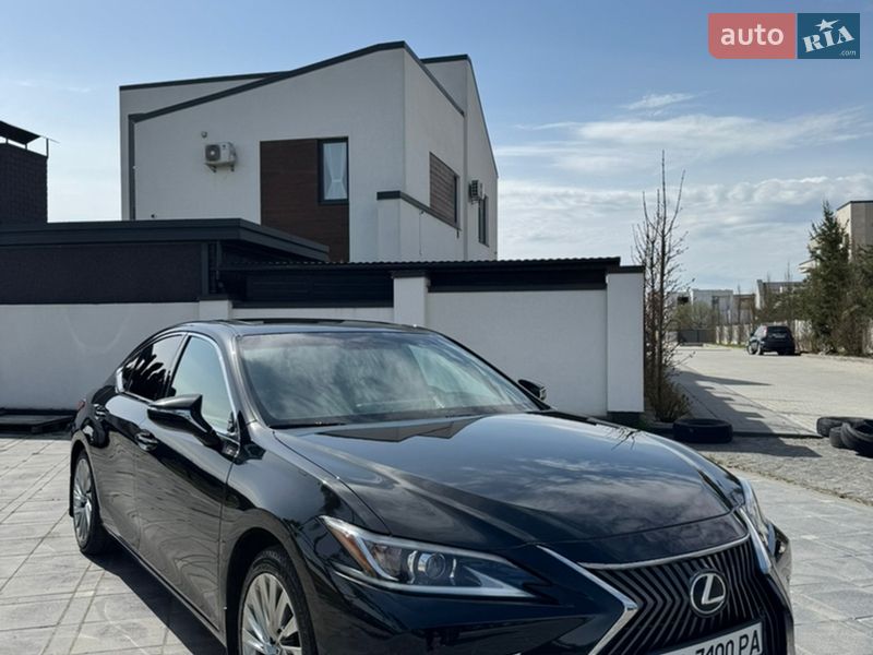Lexus ES 2019