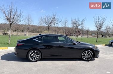 Седан Lexus ES 2019 в Киеве