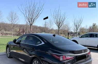 Седан Lexus ES 2019 в Киеве