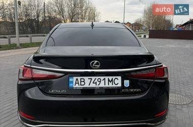 Седан Lexus ES 2022 в Виннице