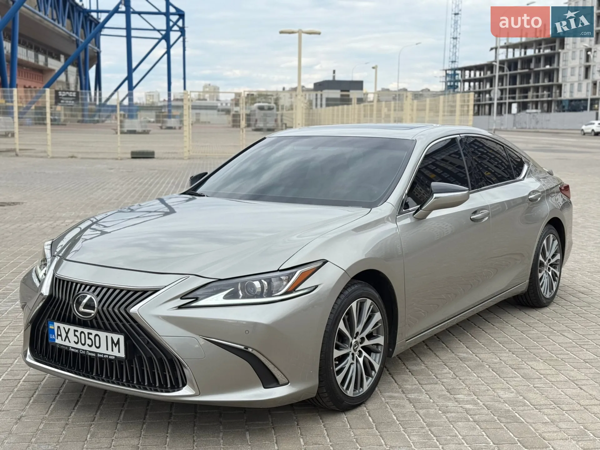 2019 Lexus ES - фото 1