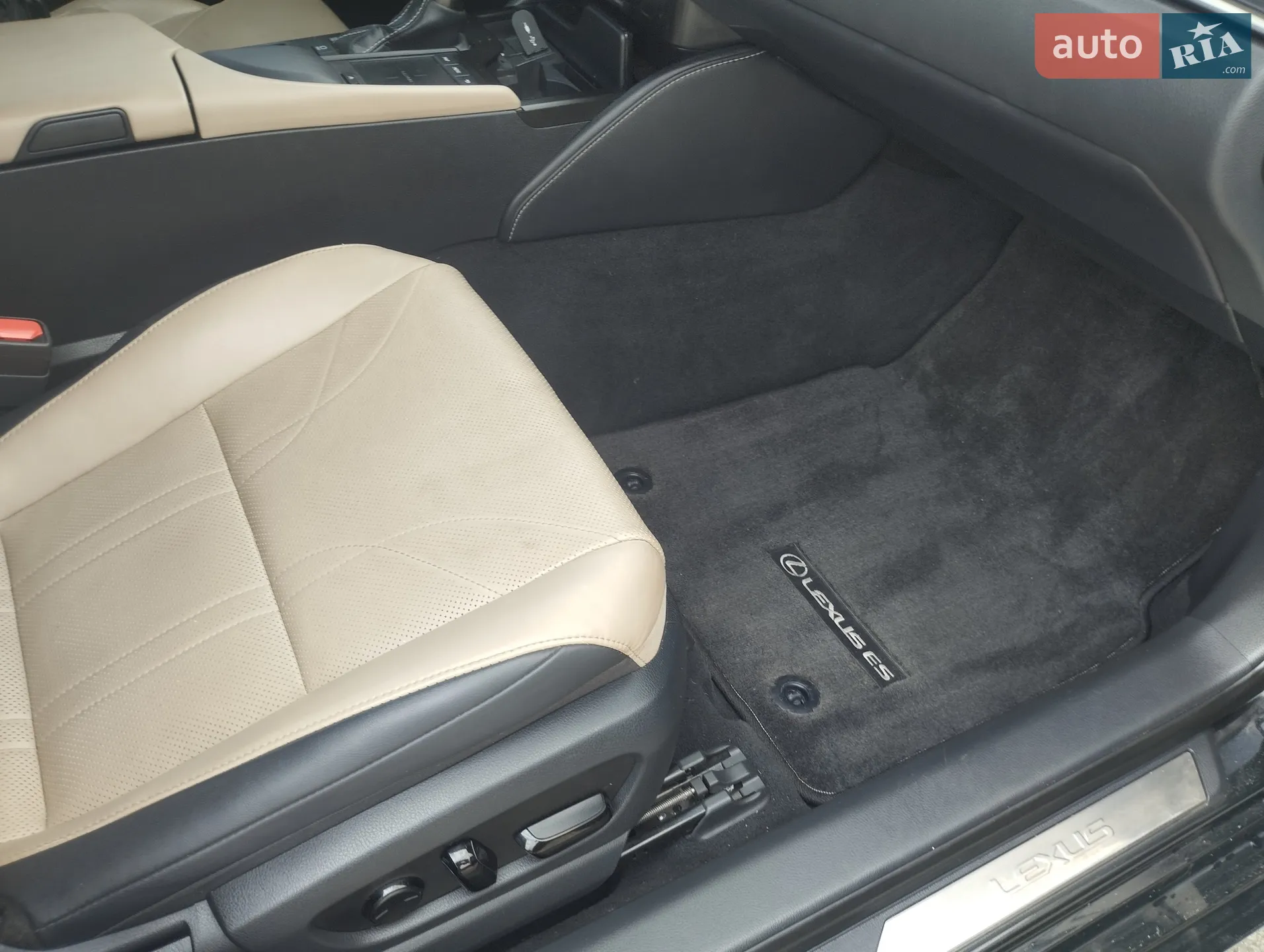 2018 Lexus ES - мініатюра 32