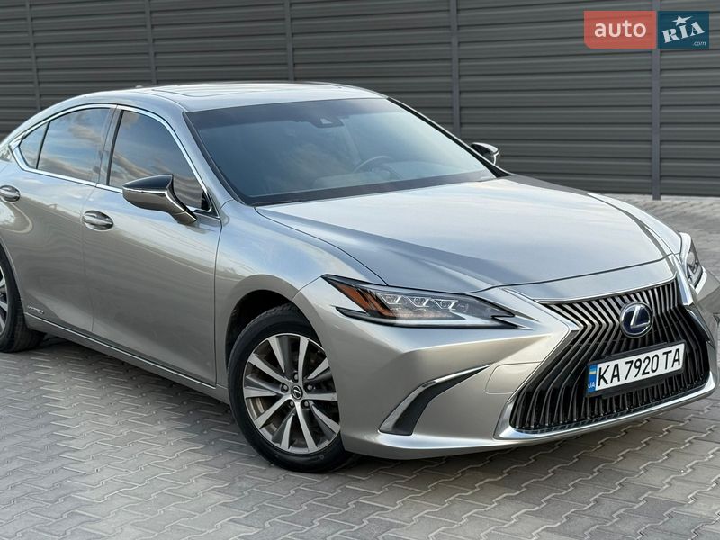 Lexus ES 2019