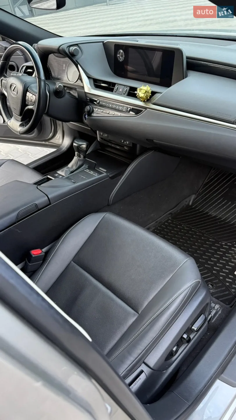 2019 Lexus ES - мініатюра 10