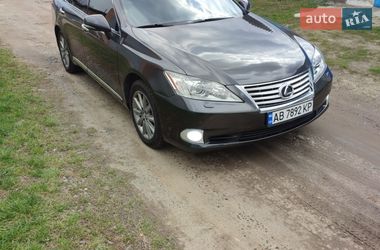 Седан Lexus ES 2011 в Виннице